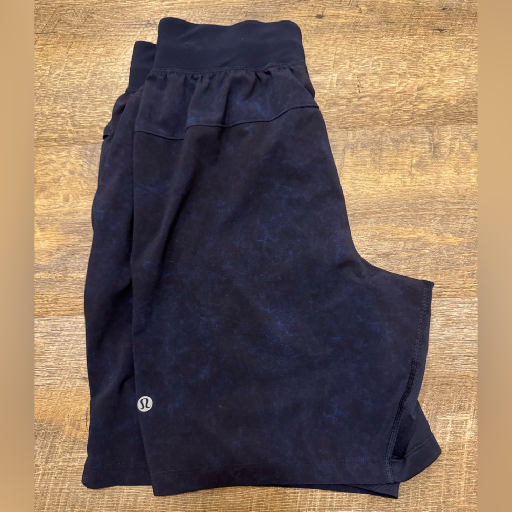 Men’s lululemon shorts SMALL